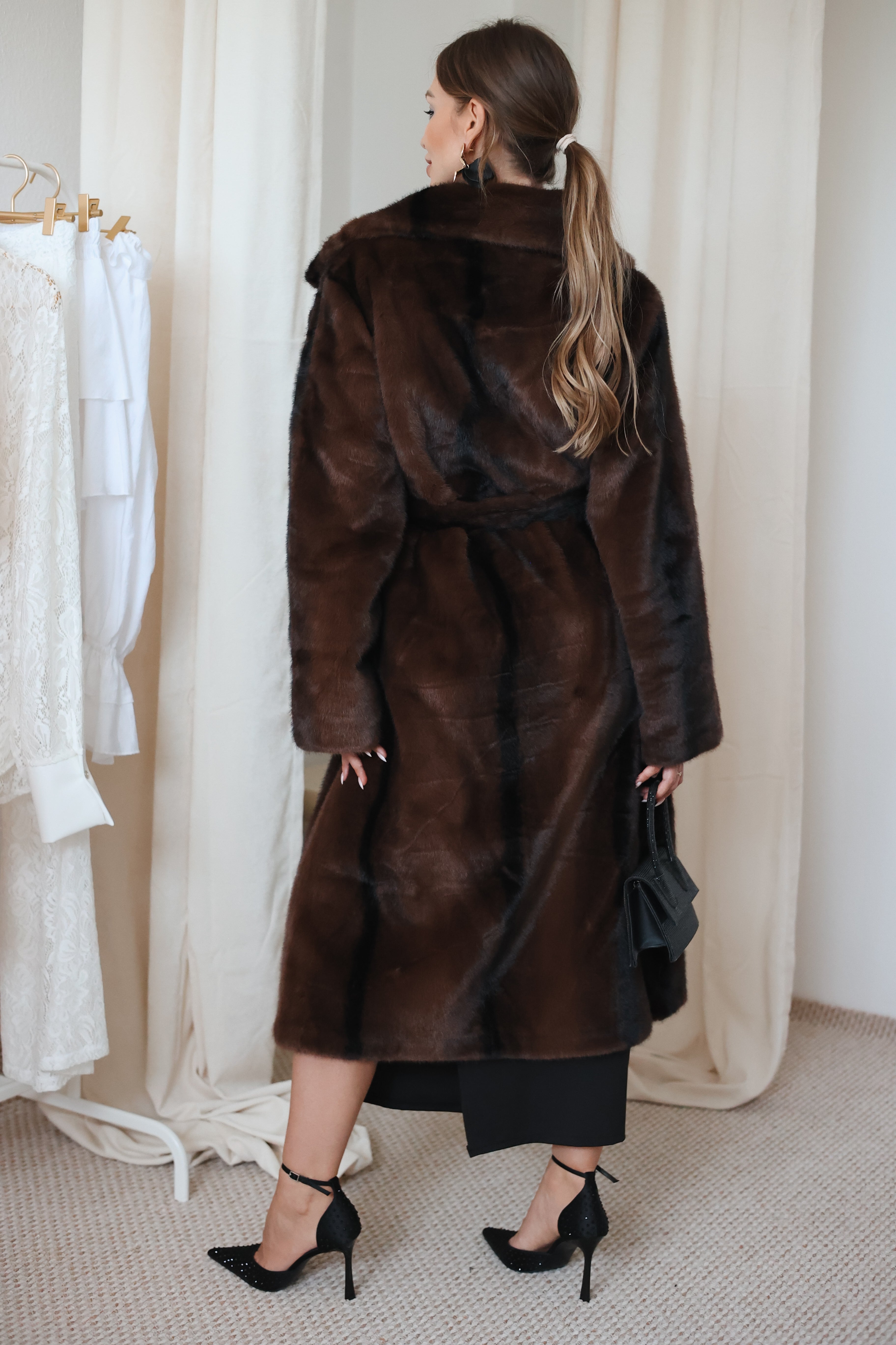 Naomi műszörme kabát