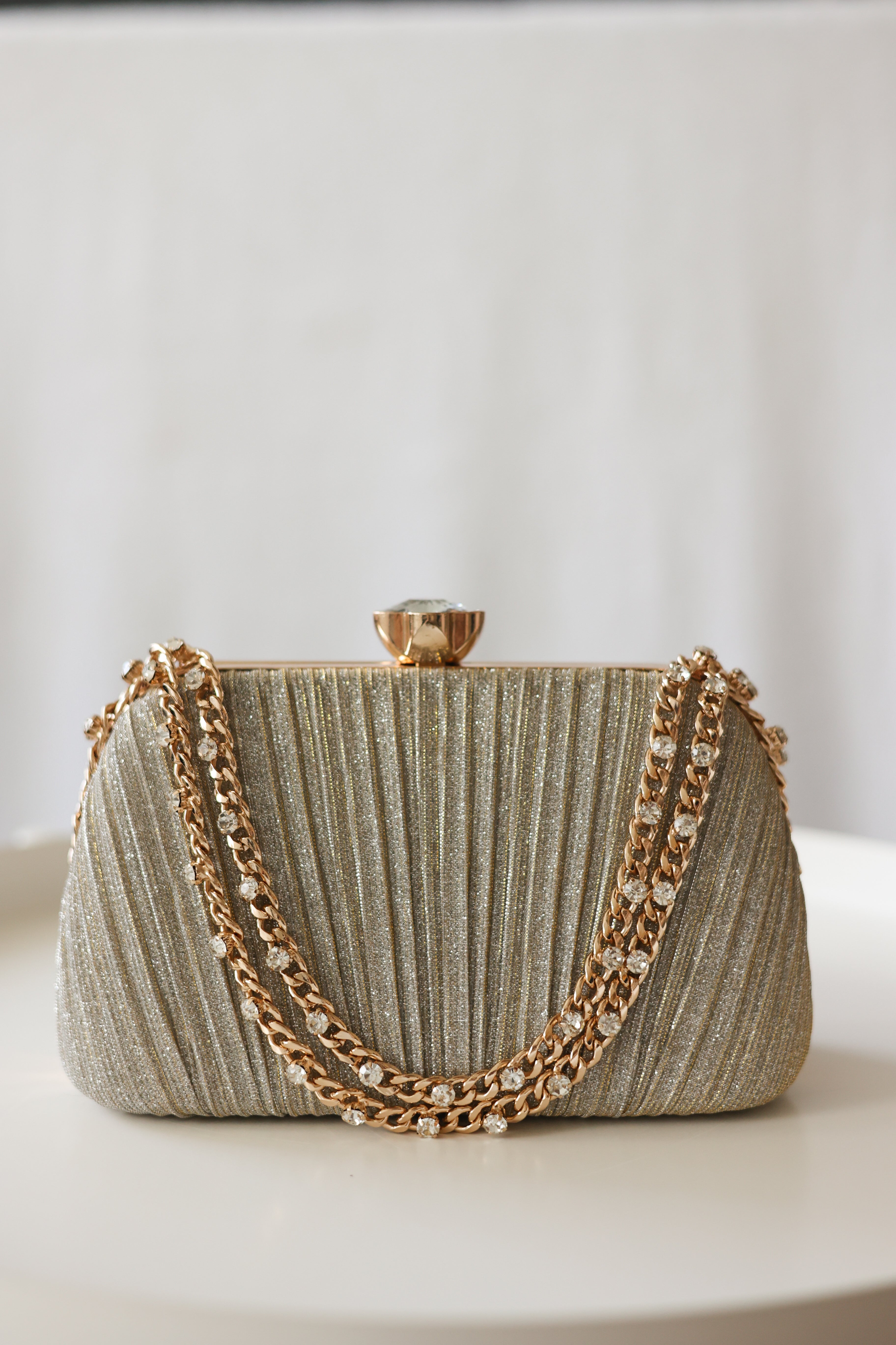 Valentina clutch