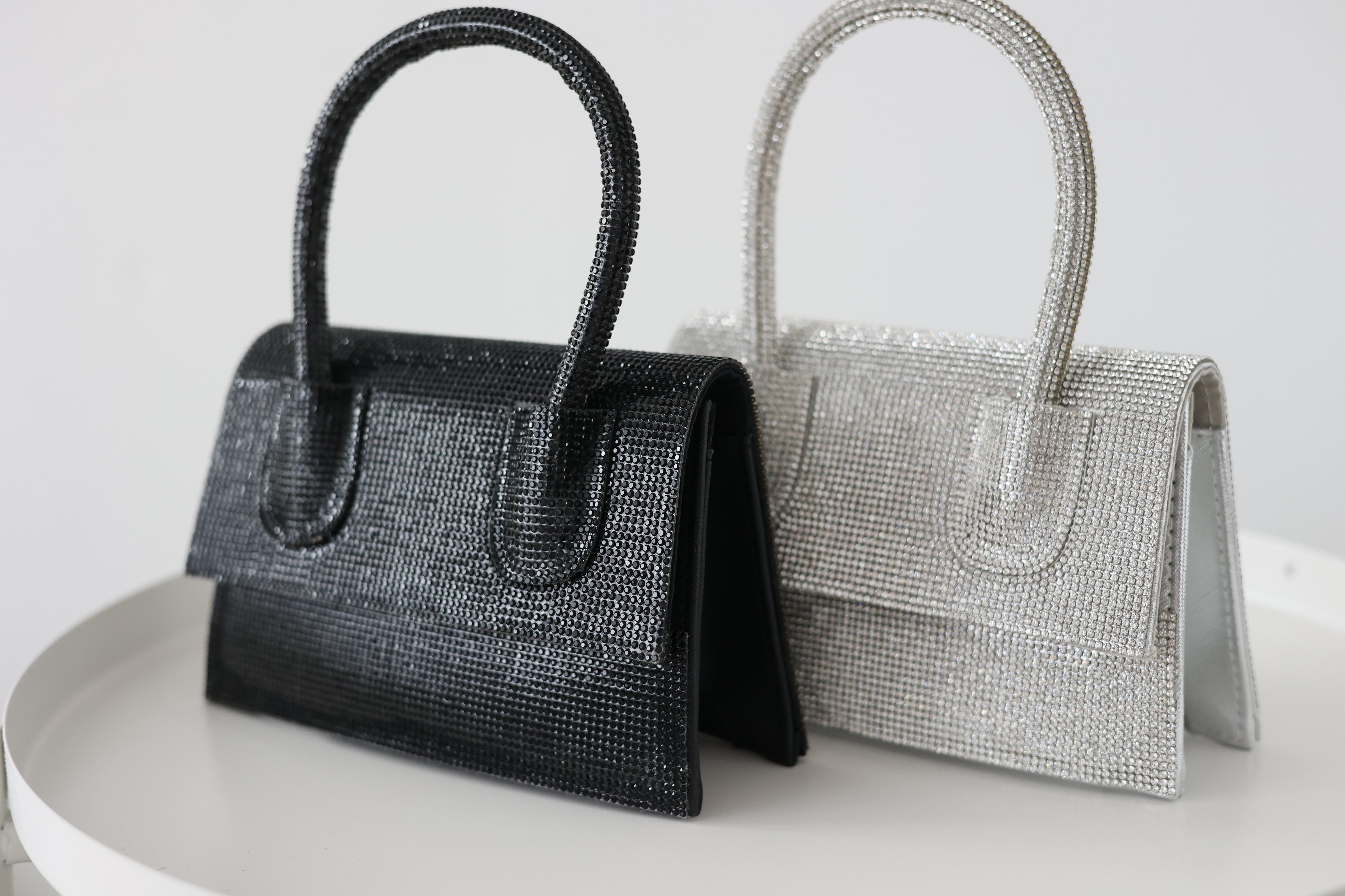 BRILLANCE LUNAIRE Fekete táska