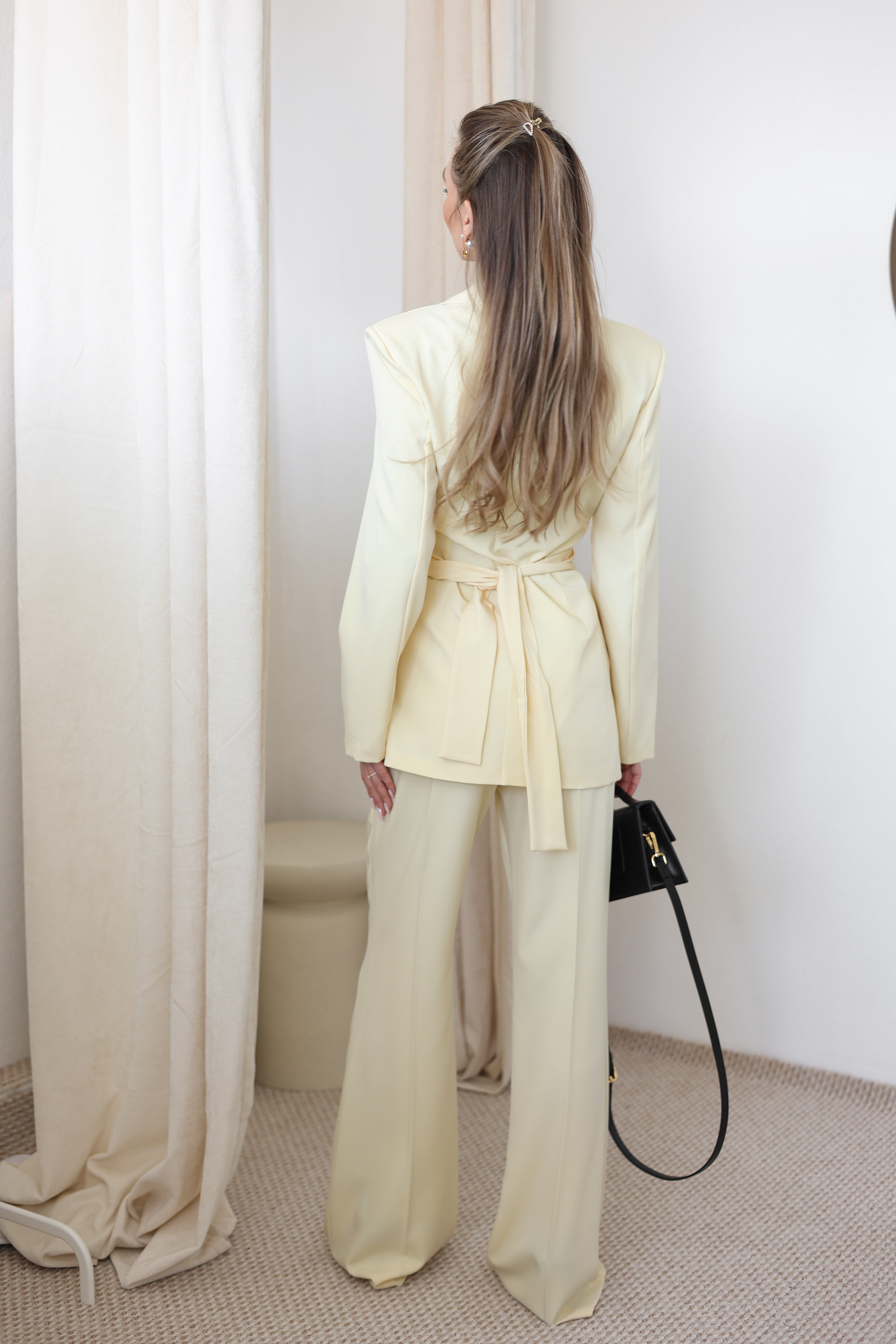 Lara kosztüm szett - vajsárga